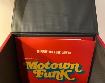 1980年代のヴィンテージ12インチレコードケース。鮮やかなレッドのリブ