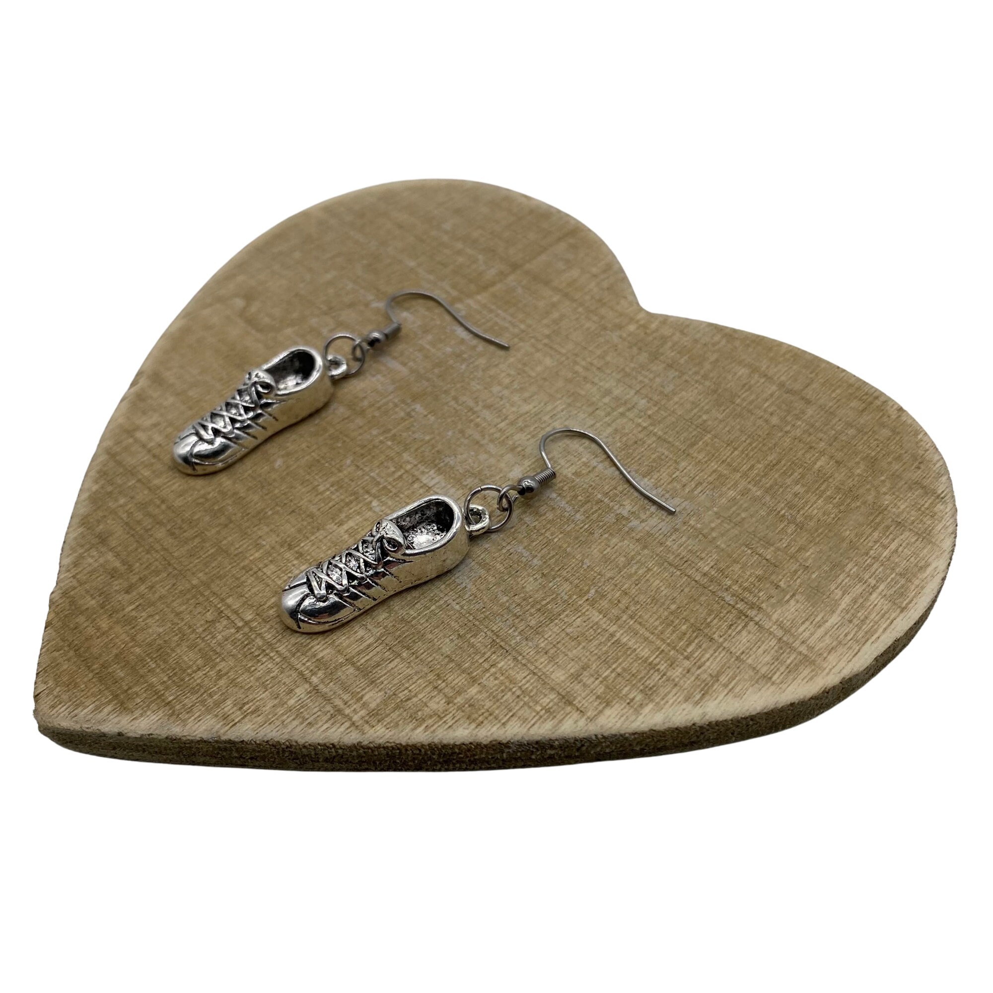 Nike top free earrings