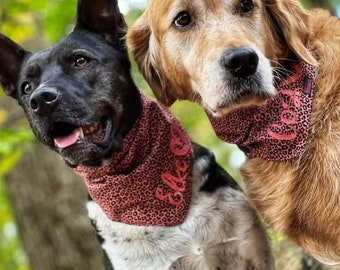 Hundehalstuch, Bandana in verschiedenen Leo Farben - personalisiert