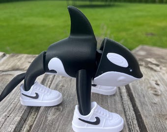 Orcalero Orcala – Orca con sneakers bianche Meme TikTok Brainrot