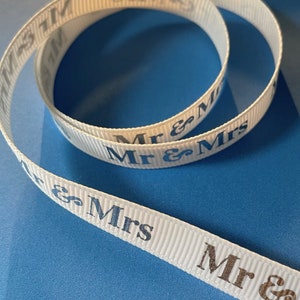 Ruban d'emballage cadeau de mariage blanc avec argent Mr & Mrs gros-grain par mètre faveurs faveurs Satin présent Bouquet Invitations