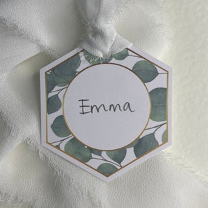Cartes de nom de lieu de mariage Étiquettes de remerciement vert sauge Étiquettes de bouquet Eucalyptus Forme hexagonale Paquet de 10 Botanique Simple DIY Design unique