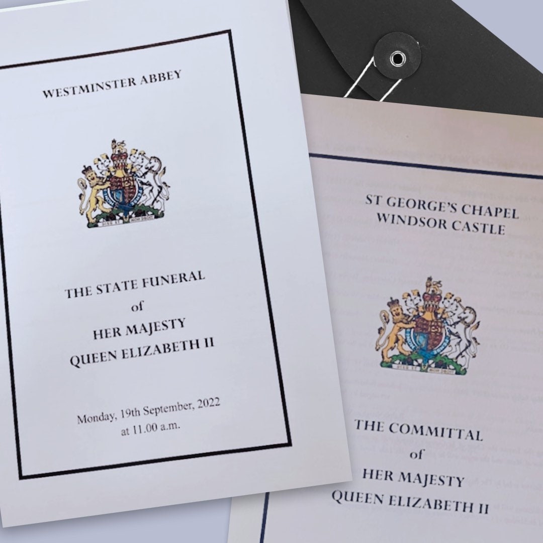 Queen Elizabeth Collector's Gift Set 2 X Official Order of Service