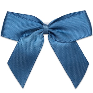 Piccoli fiocchi di raso blu polvere / Confezione da 3/6/12/24 / Preannodati larghi 5 cm / Striscia autoadesiva inclusa