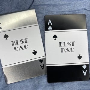 Regalo del Día del Padre para Papá - Abridor de Botellas de Naipes As de Picas de Acero Sólido con Funda Personalizada