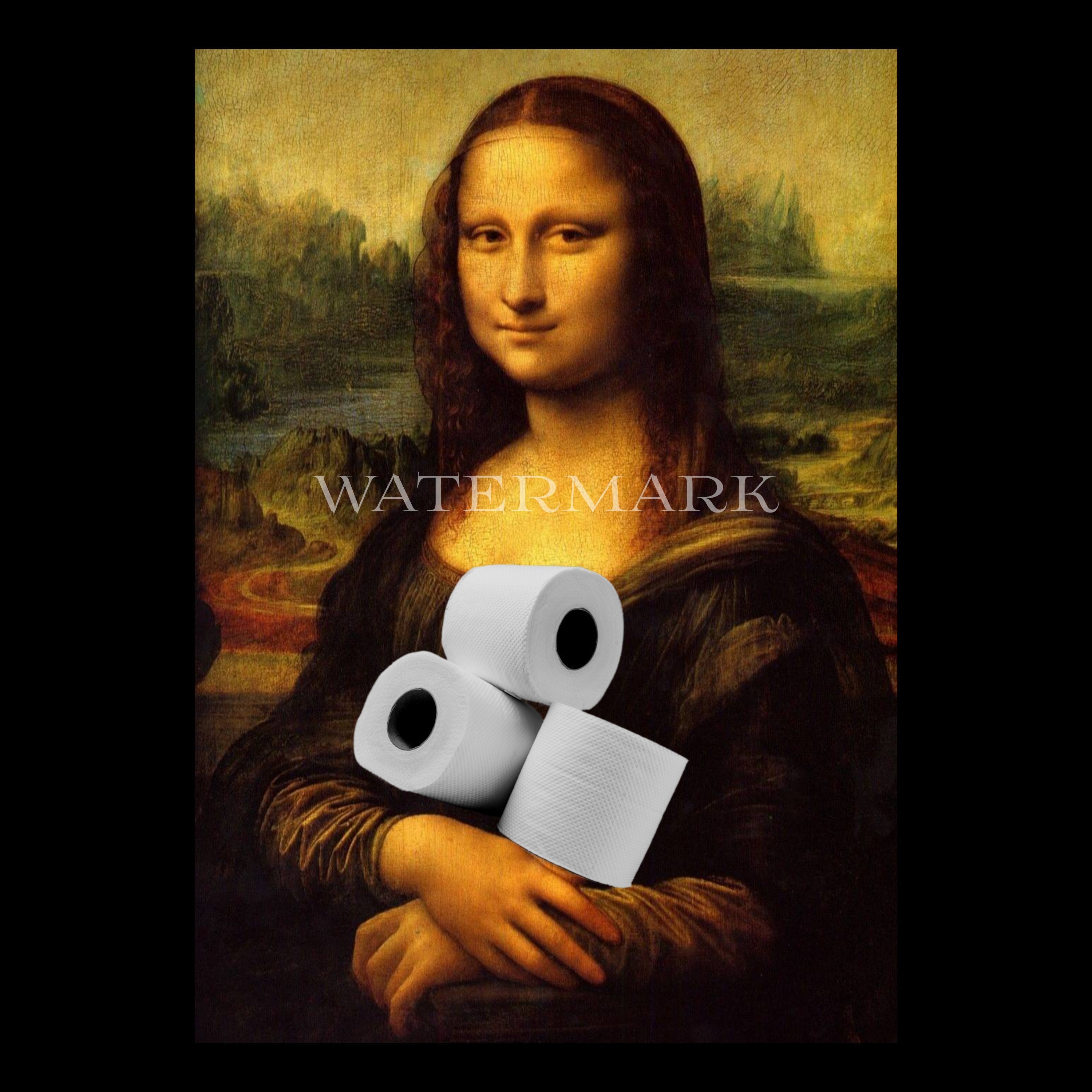 Playful Mona Lisa Selfie Duck Face