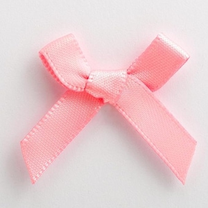 Mini fiocchi in raso rosa confetto / Confezione da 10 / Preannodati larghi 3 cm / Matrimonio / Baby Shower / Cuscinetti autoadesivi in schiuma inclusi