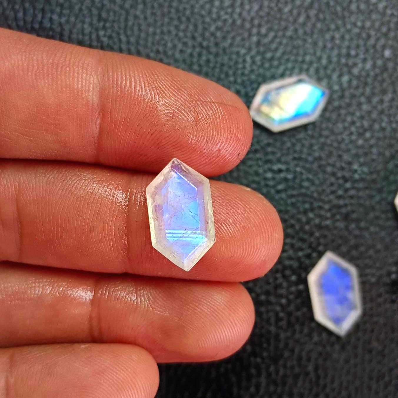 レインボームーンストーン六角形宝石：ファセットラブラドライト、10個
