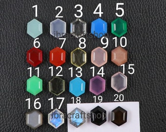 Paar zeshoekige edelstenen: 14 x 11 mm cabochons met gemengde edelstenen