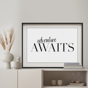 Avontuur wacht op poster, reiziger quote, kunst aan de muur, reizen print, landschap, reiziger verjaardagscadeau, gratis levering, reiziger wanddecoratie