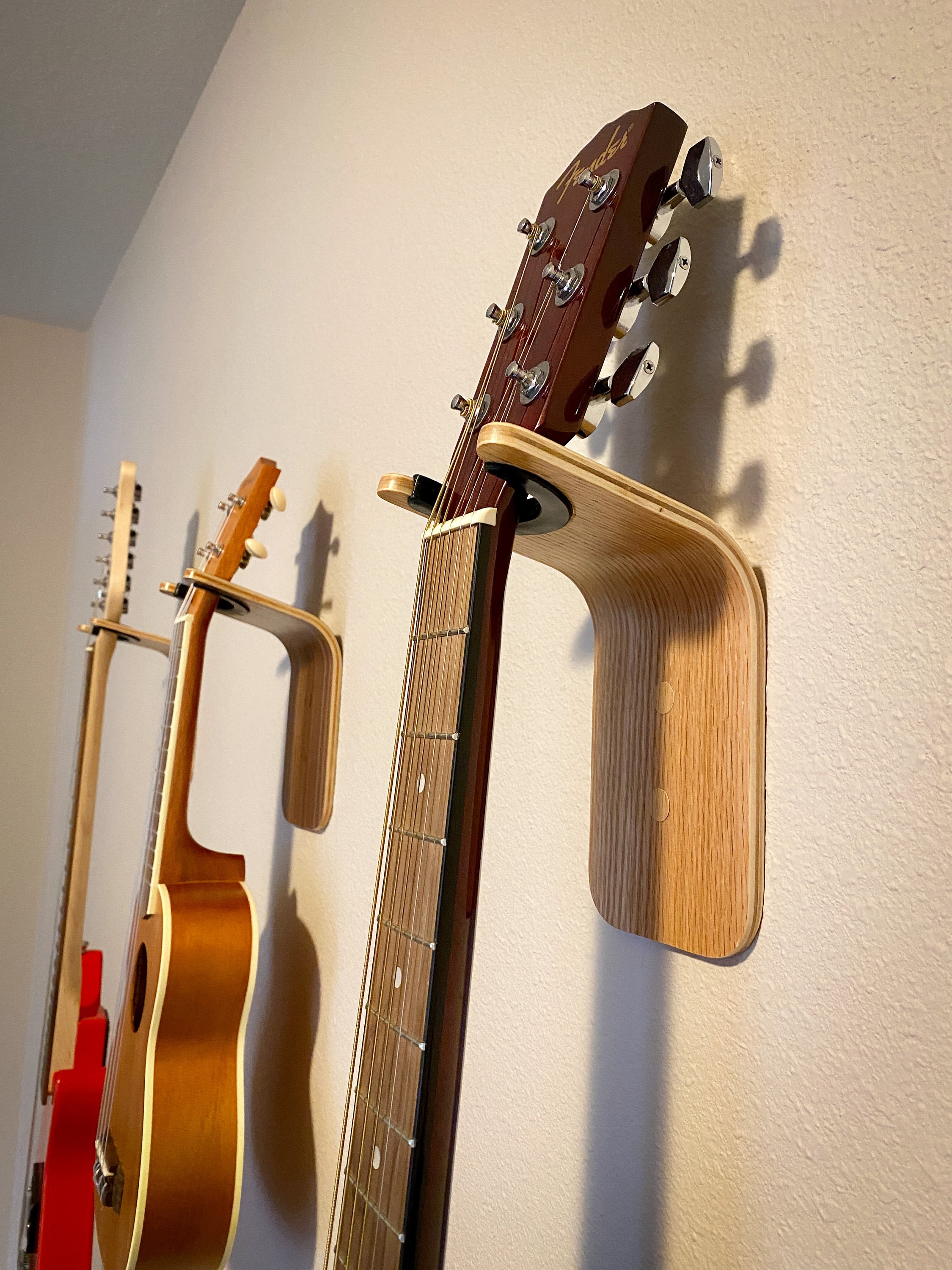Guitare Wall Gravity Crochet auto-verrouillage Basse Violon Banjo Ukulele  Cinter Vertical Guitare Forme (2 PCS) durable (Color : A)