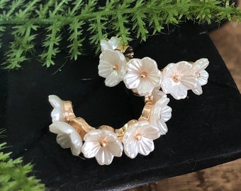 Flower Hoop Earrings, Wreath Earrings, Botanical Earrings, Flower Jewelry, Bridal Earrings, Wedding Jewelry, Gift for Her