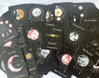 Mazzo di oracoli Cosmic Timing. Carte di previsione dell'oracolo giornaliero.