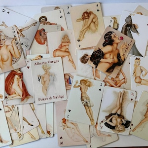 Cartes de poker et de bridge. Cartes à jouer sexy