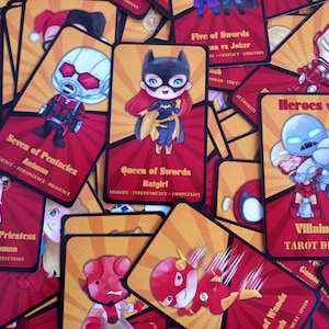 Baraja de tarot Héroes vs Villanos. Tarot inspirado en películas