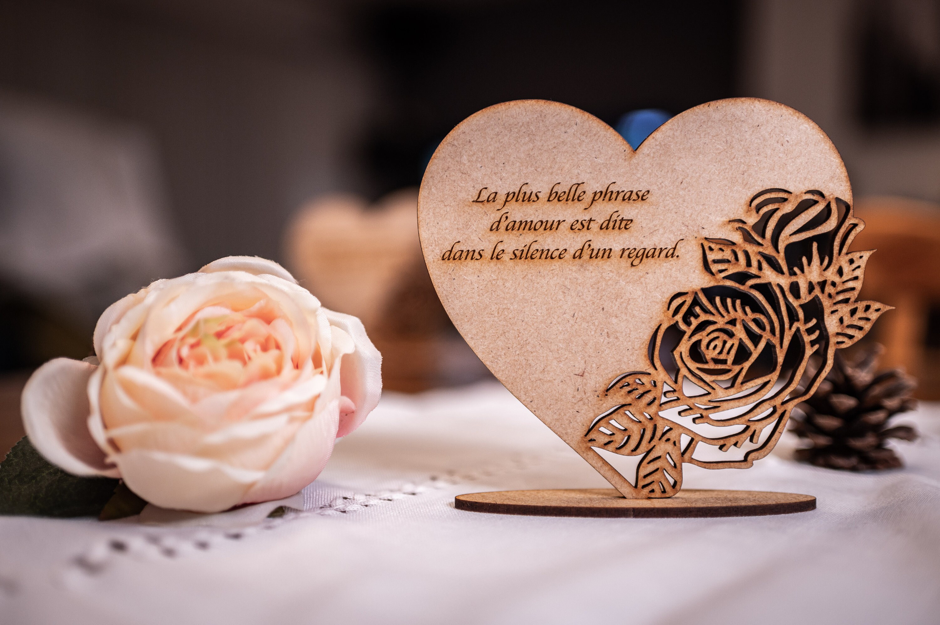 Coeur en Bois avec Support Personnalisé Votre Texte Plein d'amour