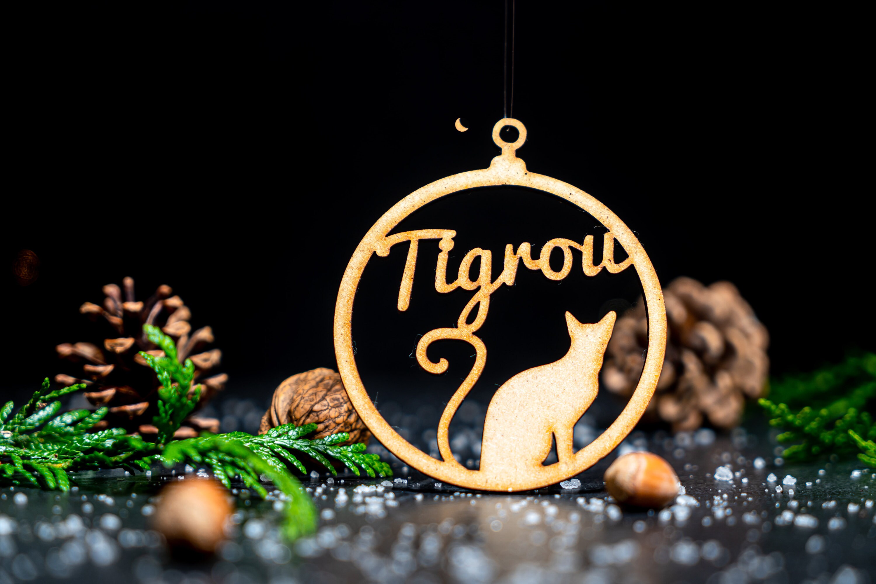 Boule de Noël en Bois Personnalisé avec Prénom Chat - Décoration Noël