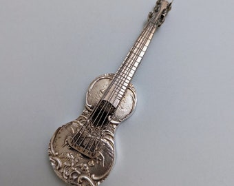 antique sculpture tiny guitar in chased and engraved solid silver 47 G stamped swan