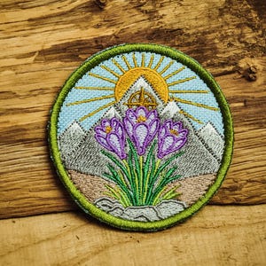 Alpine Crocus Embroidery Patch, Mountain Adventure Morale Patch, Spring Wildflowers, Hiking & Camping Gear, Nature Lover Gift