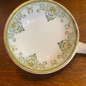 Antik stor keramisk slev, grönt transfermönster, förgyllda detaljer