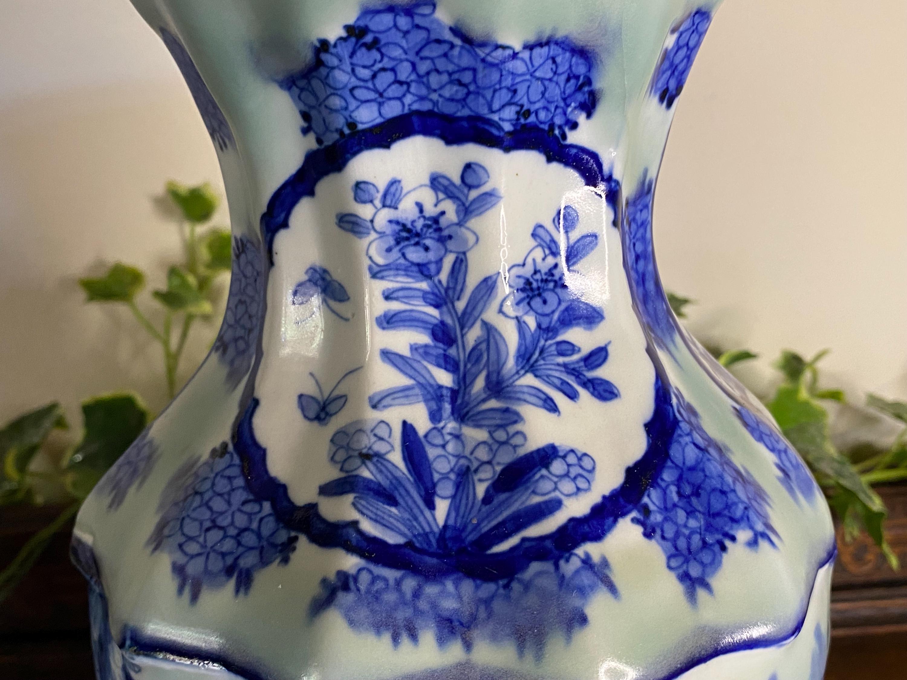 鳥が描かれた大きなアンティーク中国青磁釉青白花瓶 - Etsy 日本