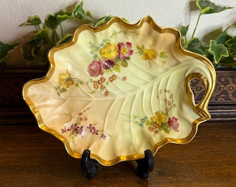  Worcester ブラッシュアイボリー プレート 花柄 Antique Royal Worcester Reticulated Bowl: 'empress' Blush Ivory