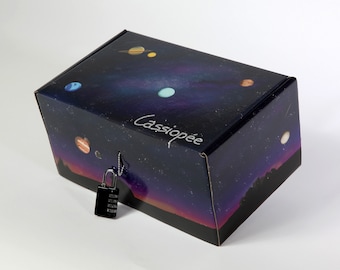 Boîte cadeau à énigme en carton pour offrir aux adultes, Doowy's Box Cassiopée