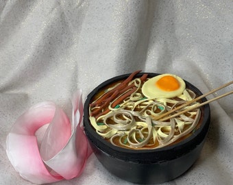 ramen purse