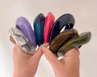 Vintage plastic bangle bracelet Chunky coloured bangle Swirl bangle bracelet