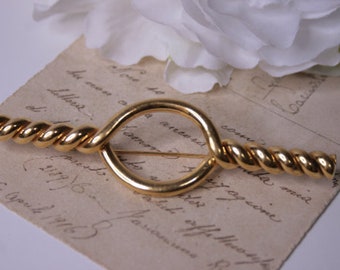 Vintage long spiral brooch Gold tone twisted bar brooch