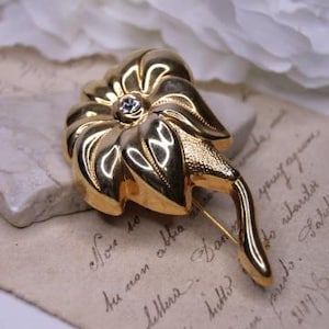 Large gold tone flower brooch with rhinestone Vintage floral brooch