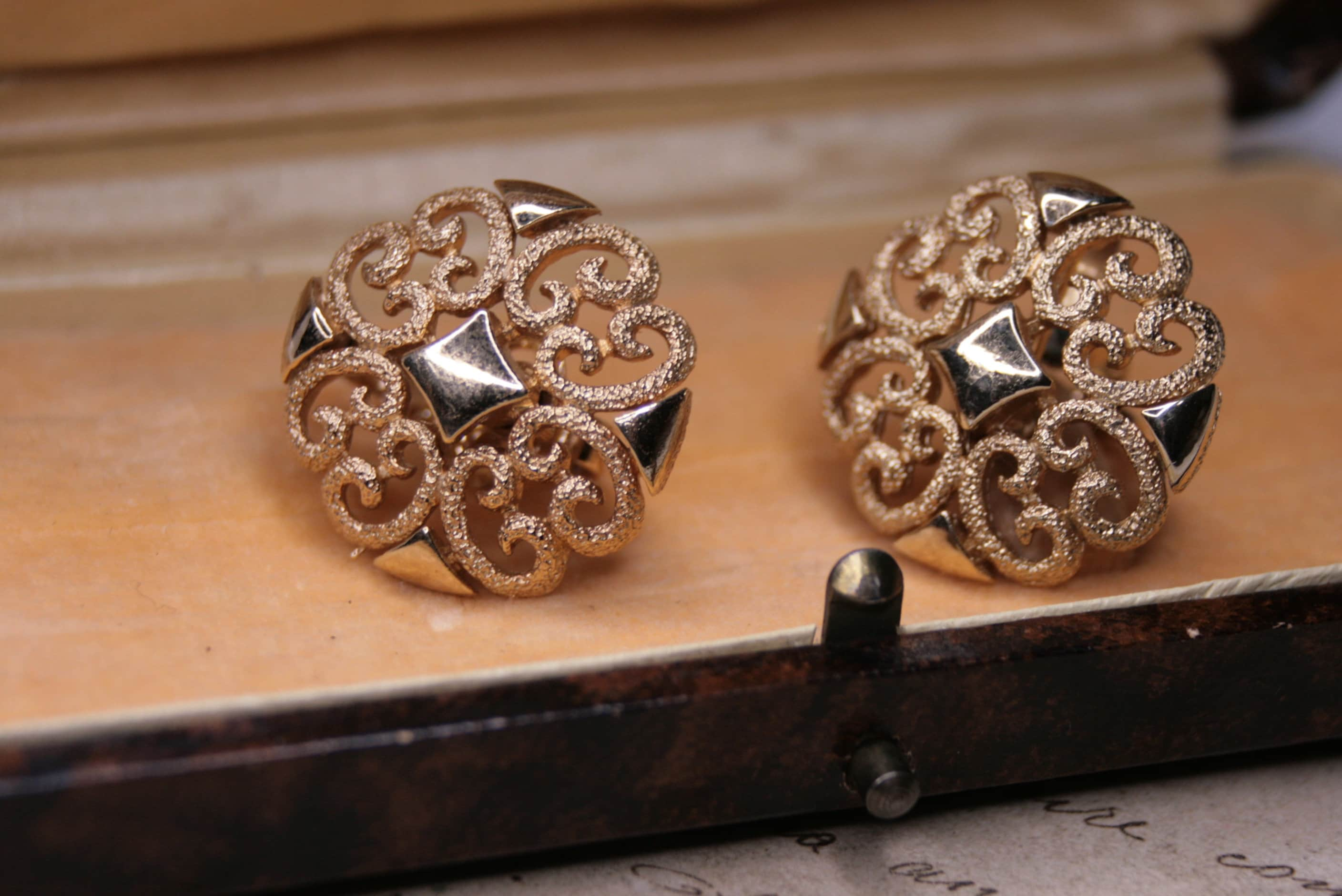 Avon, Jewelry, Avon Gold Brown Rhinestones On Filigree Antique Gold  Pierced Earrings Vintage