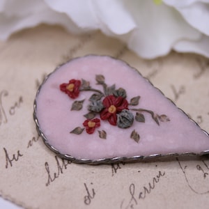 Broche roses en pâte polymère Broche fleurs roses vintage Broche florale en argent faite à la main