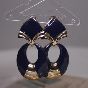 Vintage Türknauf Ohrstecker mit blauer Emaille und Goldton