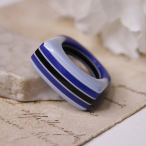 Vintage blue lucite ring Striped lucite ring Blue, black and white lucite ring