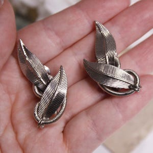 Leaf clip on earrings, Vintage silver tone textured leaves clip on earrings