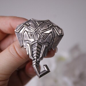Broche Ancienne Aux éléphants En Métal Argenté - Occasion