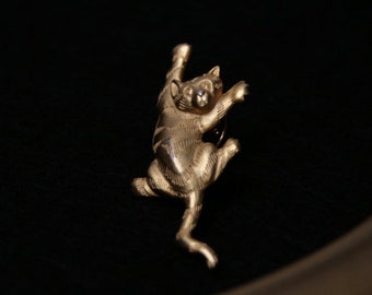 Vintage JJ climbing cat lapel pin Animal pin  Cat lover's gift