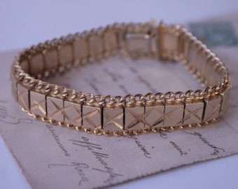 Vintage gold tone textured bracelet, Gold metal chain bracelet