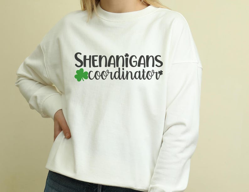 Coordinateur des manigances | Fichier de coupe SVG | PNG | Saint-Patrick | Chemise de coordinateur de Shenanigans | Chemise maman | Irlandais | Chemise Saint-Patrick image 2