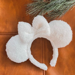 White Sherpa Minnie Ears, White Teddy Minnie Ears, Sherpa Minnie Ears, Teddy Minnie Ears, Disney Christmas Ears, Very Merry Christmas Ears