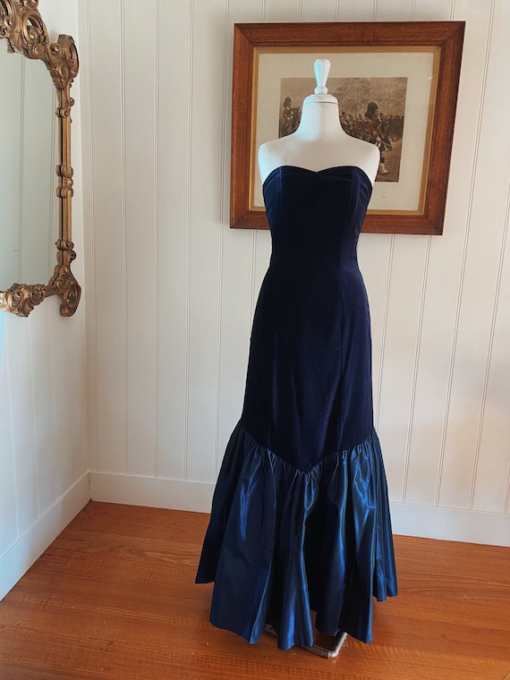 Vintage 80s Laura Ashley strapless, Corset Velvet Evening Gown Midnight  Blue, Made in Great Britain, Bustle Bow, Low Back, Ruched Skirt