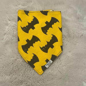 Bandana Batman pour animal de compagnie - Logo chauve-souris DC super-héros - Colliers pour chien - Accessoire pour animal de compagnie super-héros