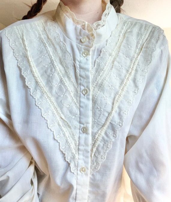 L Vtg 70’s/80’s Cream Puffy Lacey Blouse - image 2