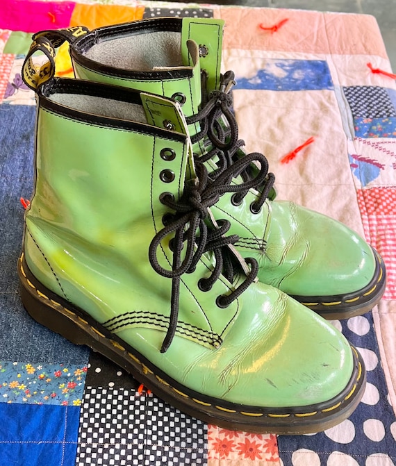 Vintage 90’s Dr Marten Green Combat Boots Women’s 7.5 Gem