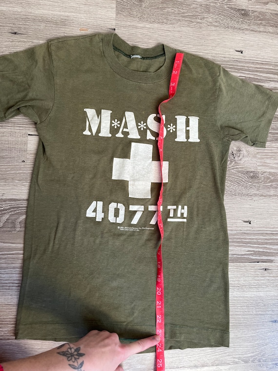 Vintage 80s Mash Tv show Tshirt adult Xs baby tee… - image 8