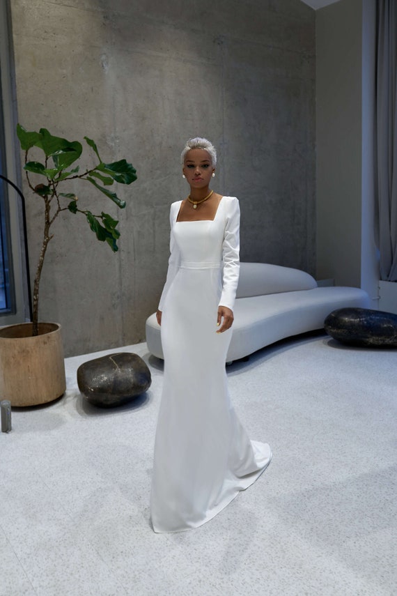 Elegant Form-Fitting Long Sleeve Wedding Dress Martha Ocean