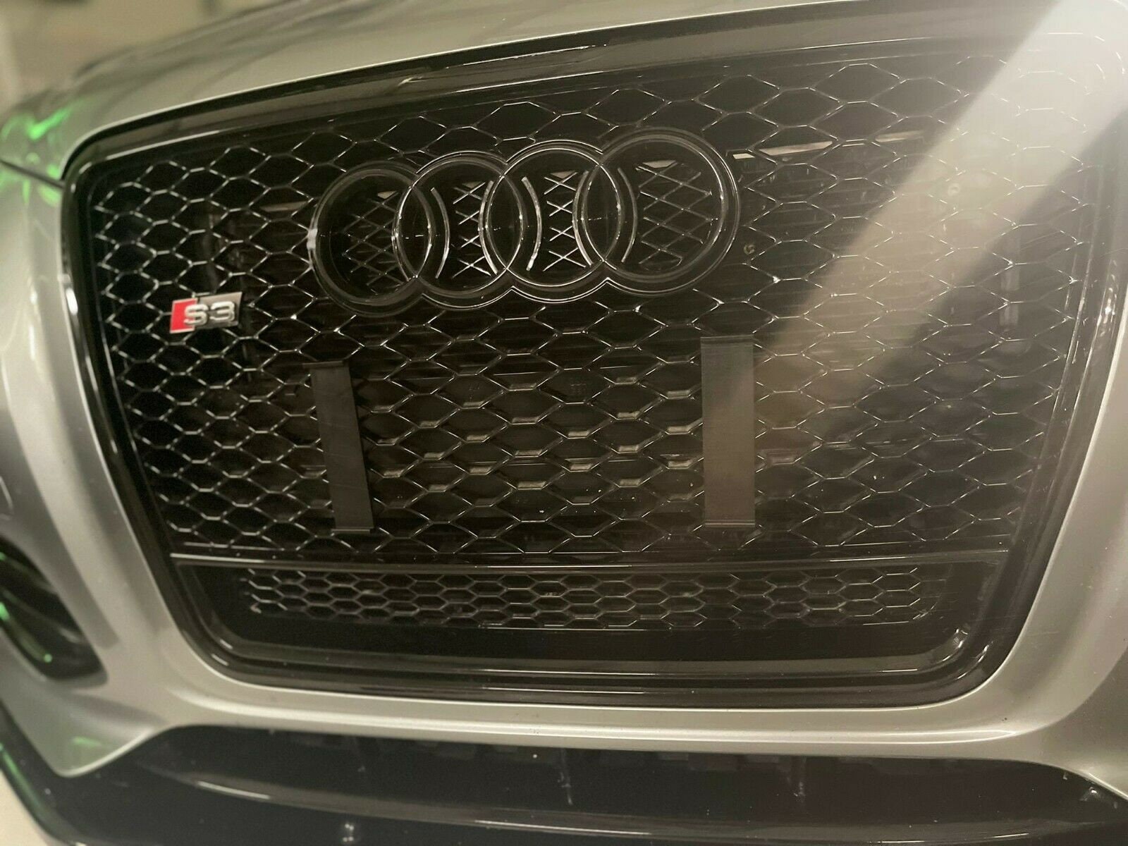 Ccultec Kennzeichenhalter vorne für 3D-Nummernschilder Audi RS Q3