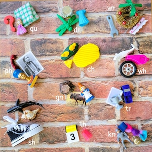 Phonic Kit Diagraph and Blends Objects, Montessori Sound Box ABC Letter Miniatures, PreK and Kindergarten Early Language Reading Activity