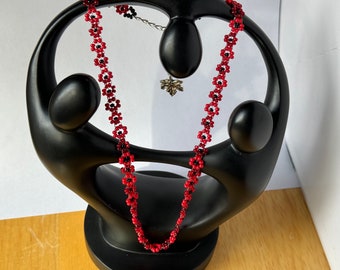 Daisy Chain Beaded Choker • Red beaded Necklace • Handmade Flower Necklace Made to Order